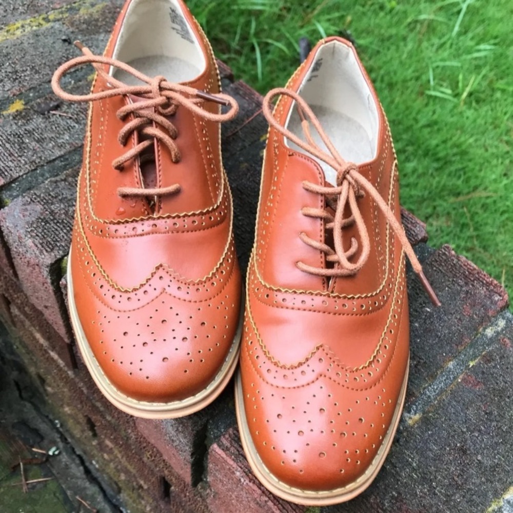 Men’s dress shoes 8 1/2 size -Brown by wanted